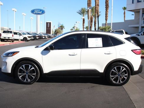 Certified 2022 Ford Escape SE w/ SE Sport Appearance Package FWD image 4
