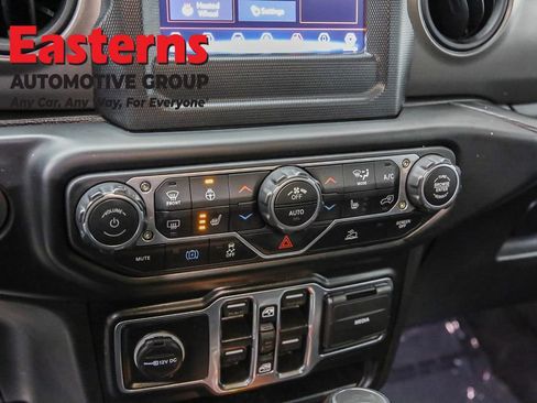 Used 2023 Jeep Wrangler Unlimited w/ Dual Top Group image 20