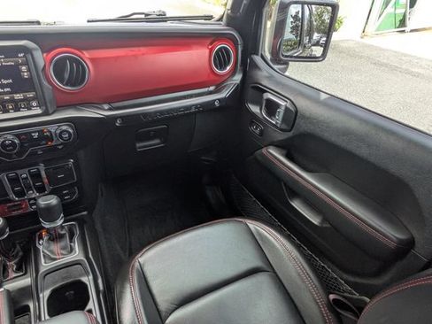 Used 2023 Jeep Wrangler Unlimited Rubicon AWD/4WD image 17