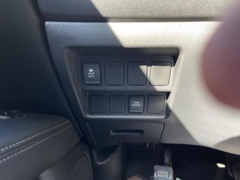 Used 2019 Nissan Pathfinder S AWD/4WD image 22