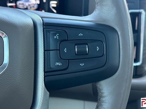 Certified 2022 GMC Yukon Denali w/ Denali Premium Package AWD/4WD image 32