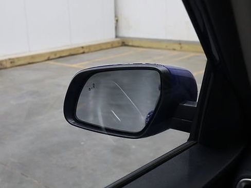 Used 2022 Hyundai Venue SEL image 35