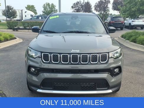 Used 2024 Jeep Compass Limited AWD/4WD image 2