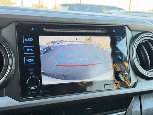 Used 2016 Toyota Tacoma TRD Sport w/ Towing Package image 23