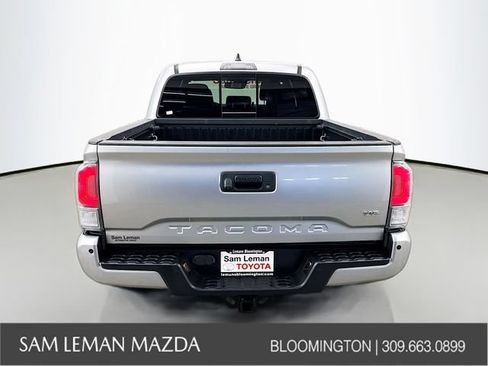 Used 2022 Toyota Tacoma TRD Off-Road w/ TRD Premium Off Road Package AWD/4WD image 12