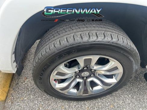 Used 2021 RAM 1500 Limited w/ Body Color Bumper Group image 8