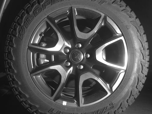 Used 2025 Jeep Compass Trailhawk AWD/4WD image 12