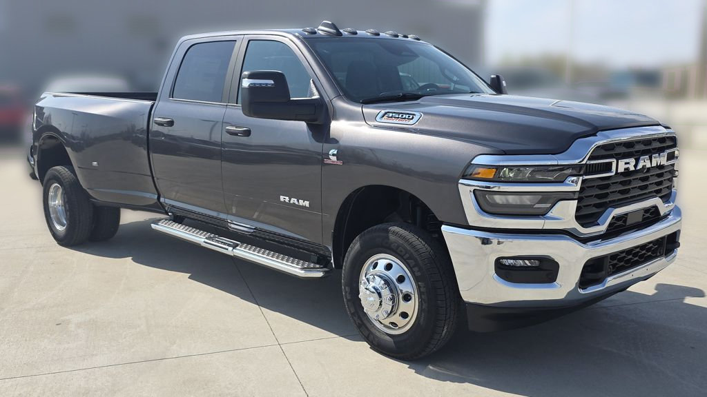 New 2026 RAM 3500 Big Horn AWD/4WD image 8