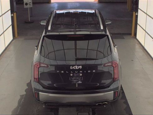 Used 2025 Kia Telluride S FWD image 10