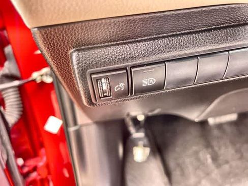 Used 2020 Toyota Corolla LE FWD image 28