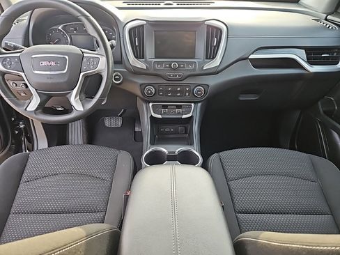 Used 2024 GMC Terrain SLE image 21