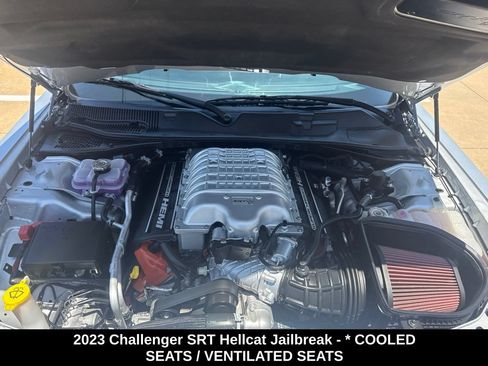 Used 2023 Dodge Challenger SRT Hellcat w/ Driver Convenience Group RWD image 9