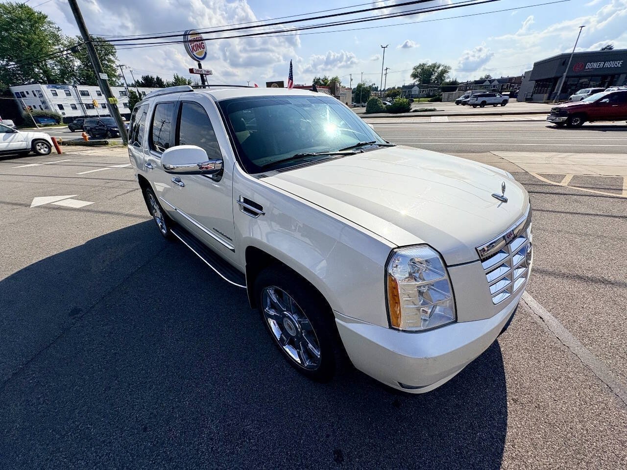 Used 2014 Cadillac Escalade Luxury AWD/4WD image 39