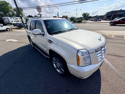 Used 2014 Cadillac Escalade Luxury AWD/4WD image 39