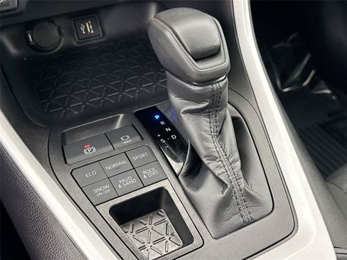 Certified 2025 Toyota RAV4 XLE AWD/4WD image 24