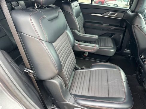 Used 2025 Ford Explorer ST-Line image 15