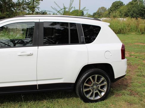 Used 2016 Jeep Compass High Altitude AWD/4WD image 11