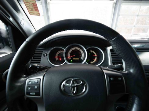Used 2013 Toyota Tacoma 4x4 Access Cab V6 image 15