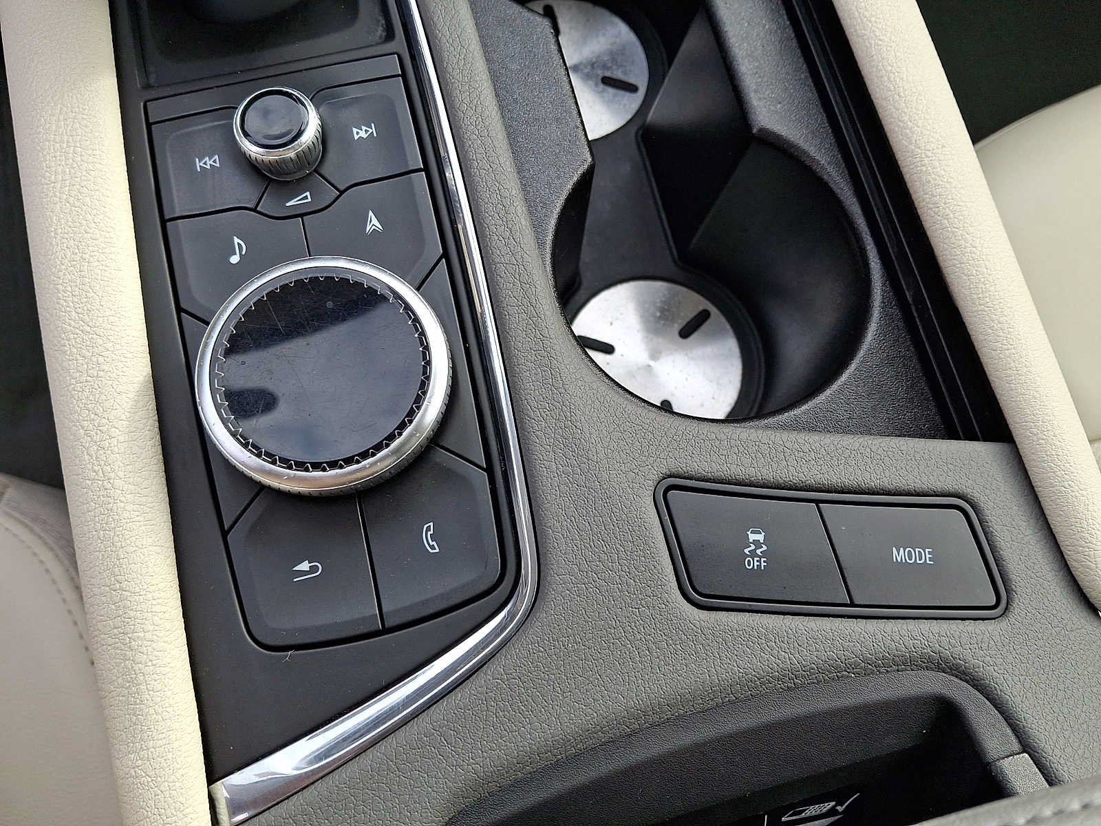 Used 2024 Cadillac XT5 Premium Luxury w/ LPO, Floor Liner Package AWD/4WD image 26