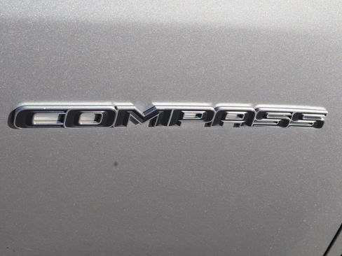 Used 2021 Jeep Compass Limited image 9