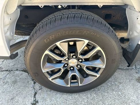 Used 2024 Chevrolet Silverado 1500 LT AWD/4WD image 47