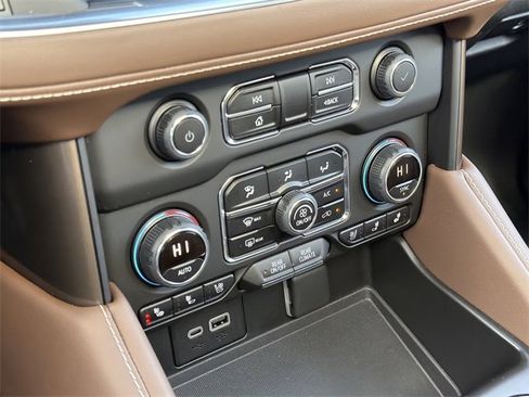 Used 2023 Chevrolet Tahoe High Country image 31