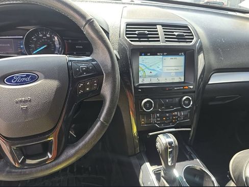 Used 2018 Ford Explorer XLT w/ Equipment Group 202A FWD image 7