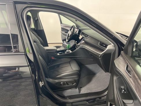 Certified 2023 Jeep Grand Cherokee Limited w/ Luxury Tech Group II image 28