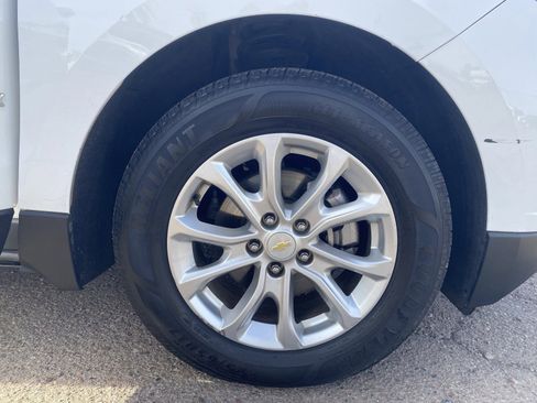 Used 2018 Chevrolet Equinox LT image 10