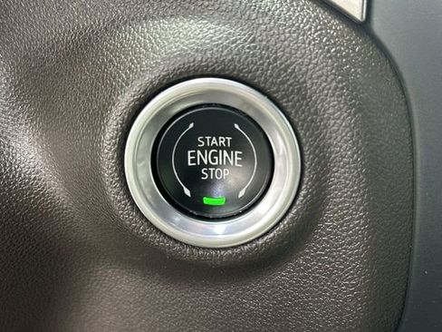 Used 2021 Chevrolet Silverado 1500 LTZ AWD/4WD image 17