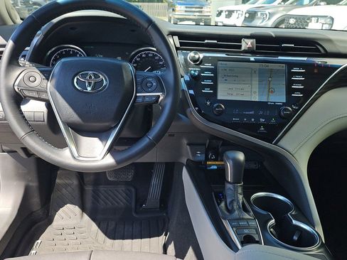 Used 2018 Toyota Camry XLE w/ Driver Assist Package FWD image 15