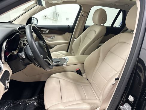 Used 2020 Mercedes-Benz GLC 300 4MATIC image 16