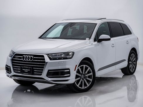 Used 2019 Audi Q7 3.0T Prestige w/ Prestige Package image 3