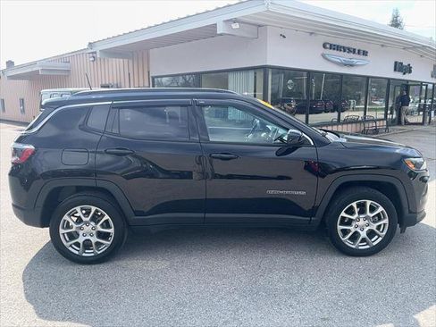 Certified 2022 Jeep Compass Latitude image 4