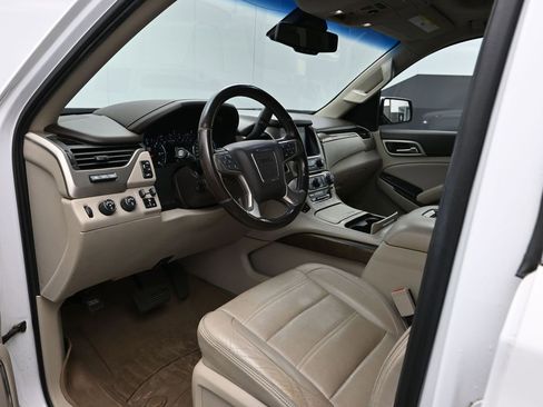 Used 2018 GMC Yukon Denali image 4