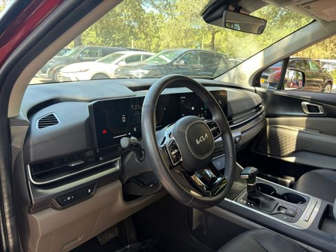 Used 2026 Kia Carnival FWD image 37