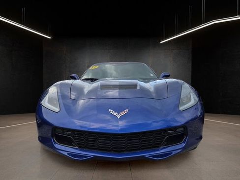 Used 2017 Chevrolet Corvette Stingray Coupe RWD image 2
