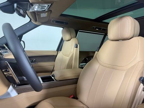 New 2025 Land Rover Range Rover Long Wheelbase SE image 6