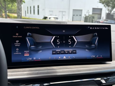 New 2026 BMW X5 xDrive40i AWD/4WD image 32