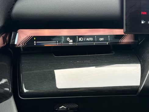 Used 2025 BMW 540i xDrive image 29