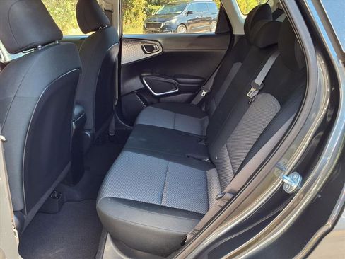 Used 2023 Kia Soul LX image 10