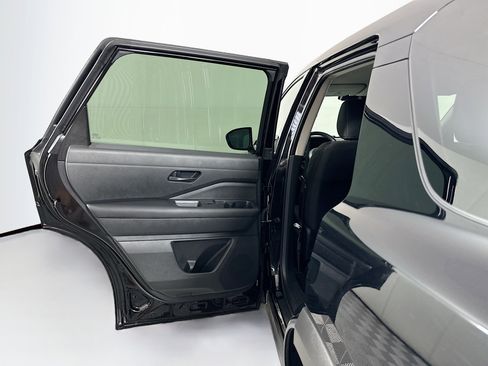 Used 2024 Nissan Pathfinder S w/ Cargo Package AWD/4WD image 25