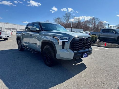 Used 2023 Toyota Tundra Limited w/ TRD Off-Road Package image 8