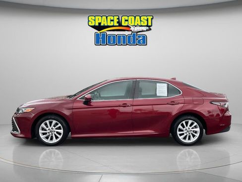 Used 2021 Toyota Camry LE image 9