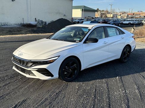 New 2026 Hyundai Elantra SEL Sport Premium image 4