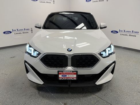 Used 2025 BMW X2 xDrive28i image 2