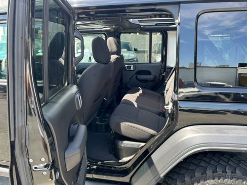 Used 2023 Jeep Wrangler Unlimited w/ Sun & Screen Package AWD/4WD image 45