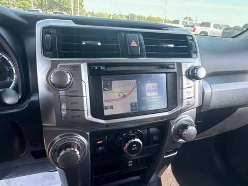 Used 2018 Toyota 4Runner SR5 Premium AWD/4WD image 24