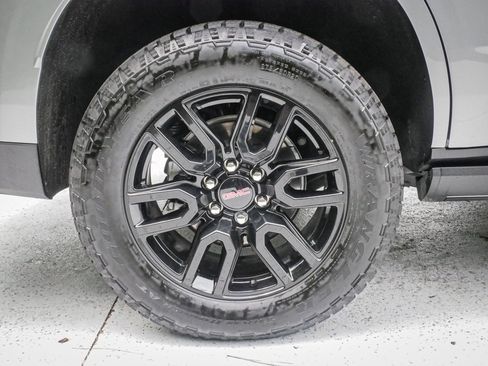 Used 2026 GMC Yukon Denali w/ Sun & Power Step Package AWD/4WD image 12