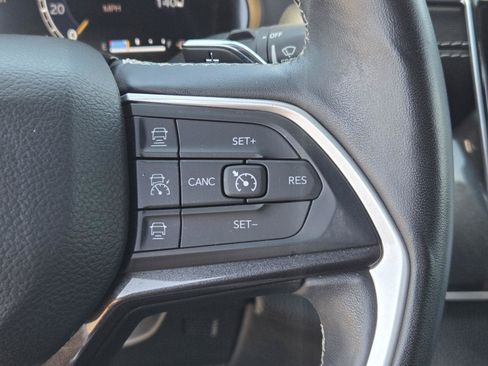 Certified 2022 Jeep Grand Cherokee Altitude AWD/4WD image 17